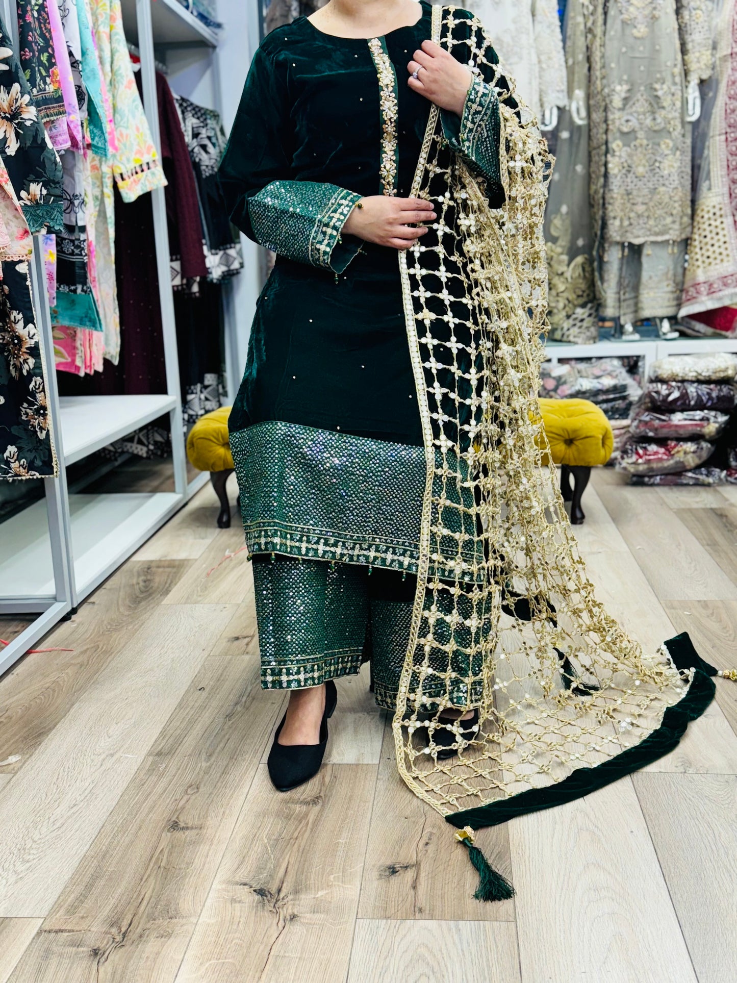 Brit 3 piece luxury Velvet with sheesh dupatta Pakistani ladies suit B318