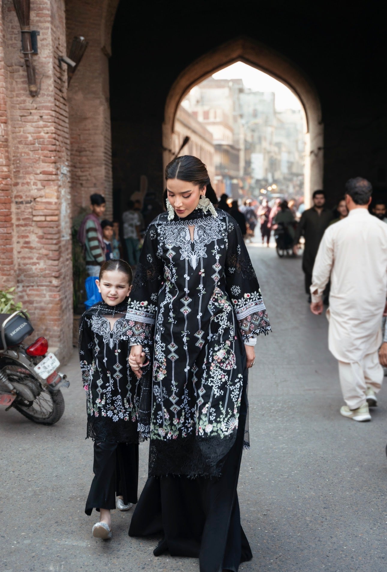 Kids Simrans 3 piece chikankari _81042 Pakistani ladies suit B535